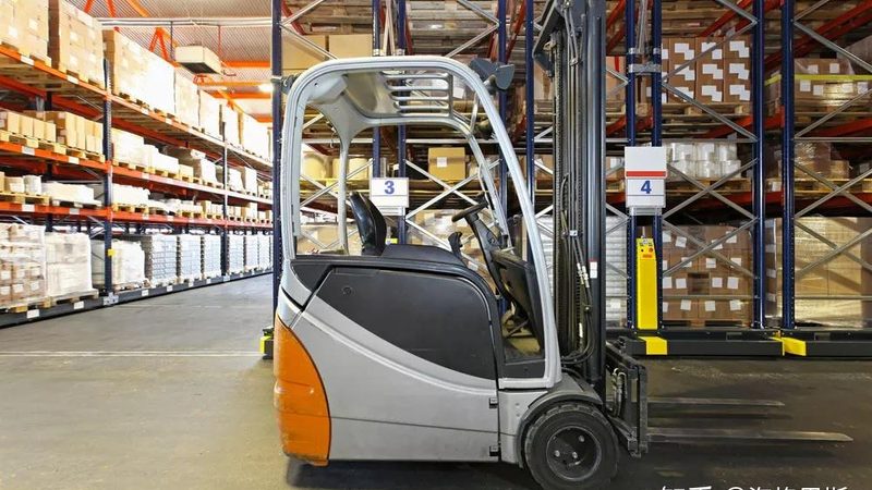 电动叉车：价格与型号解析